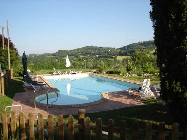 Piscine con vista panoramica su Citerna